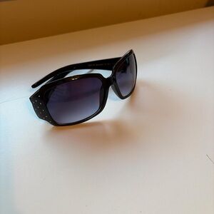 Women’s Black Oversized Sunglasses with Gradient Lenses and Stud Detail